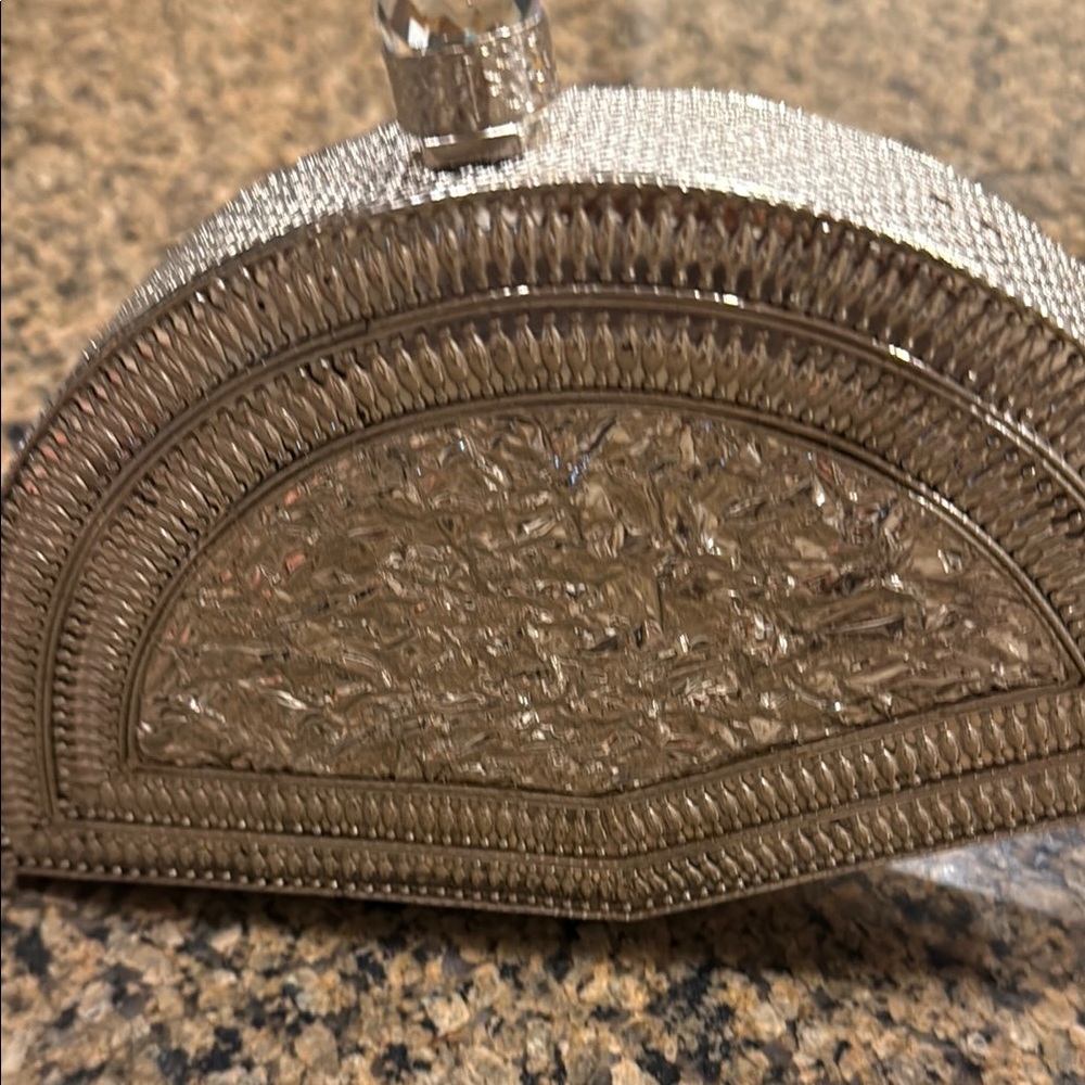 Vintage Inspired Shell Clutch with Crystal Clasps - Mother of Pearl silver - Picture 3 of 5